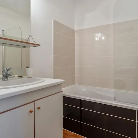Cosy 40m With Terrace In Daire Vannes